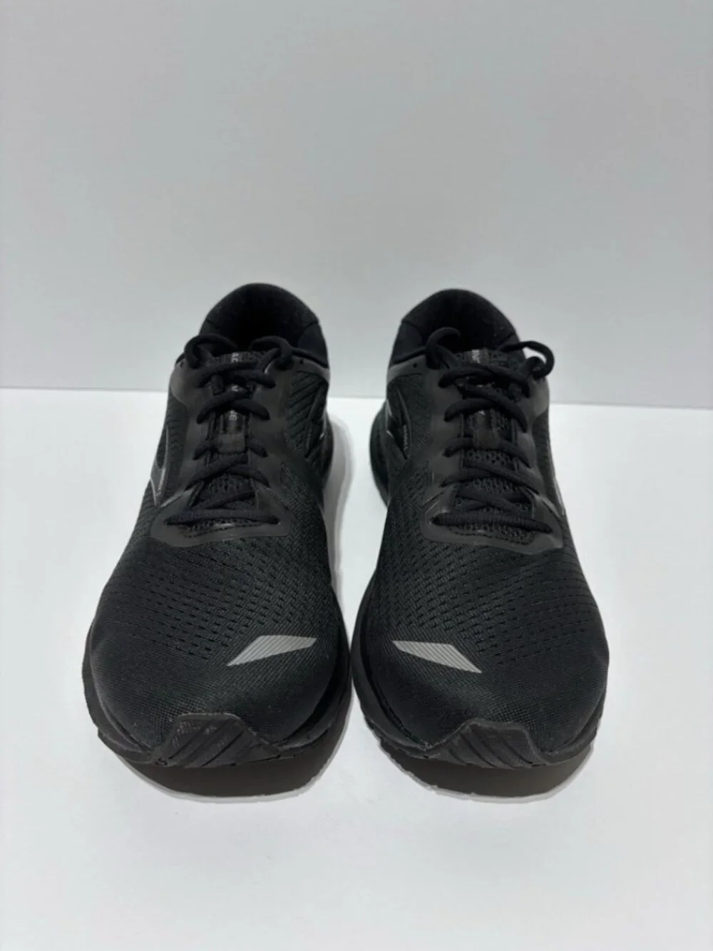 Brooks Men’s Adrenaline GTS 20 Black Running Shoes, Size 12 Wide